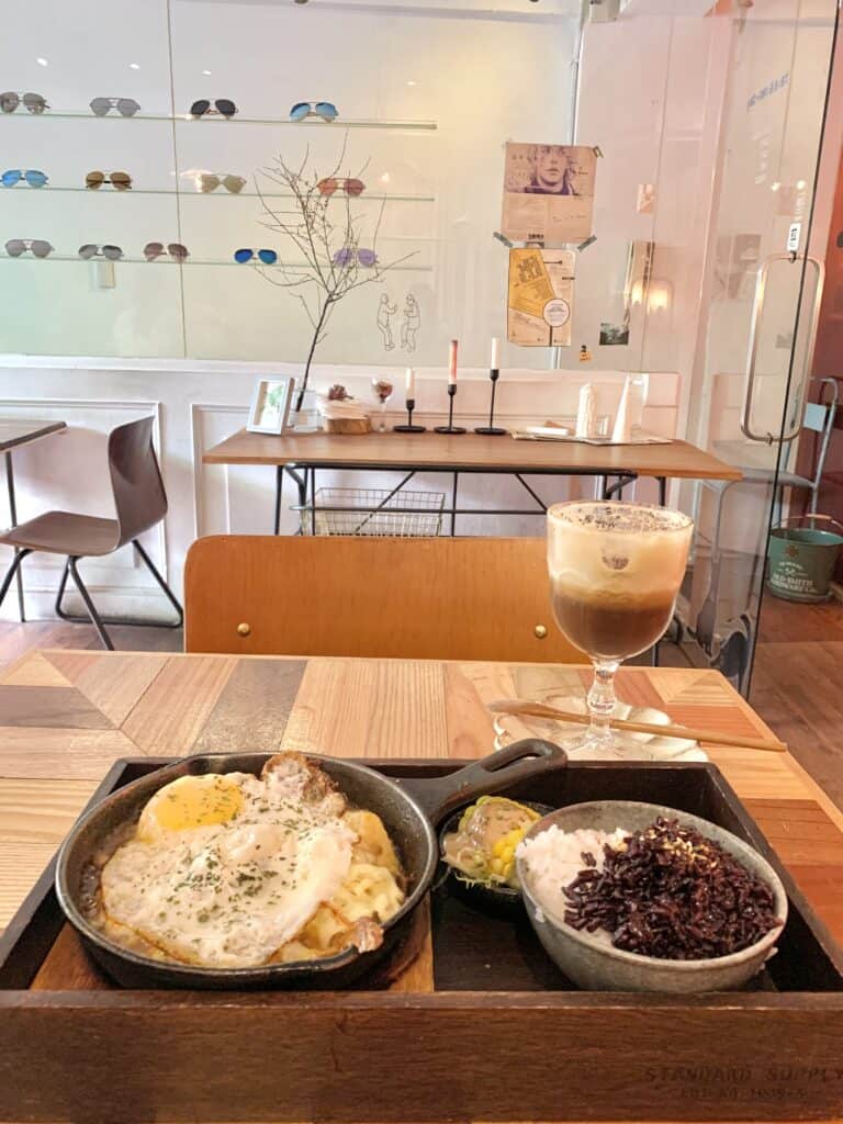 西門町妳有咖啡neo cafe咖哩肉末太陽蛋